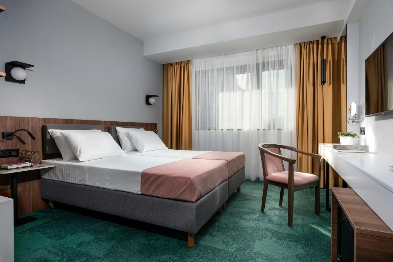 Hotel Tim'S Скопье Экстерьер фото